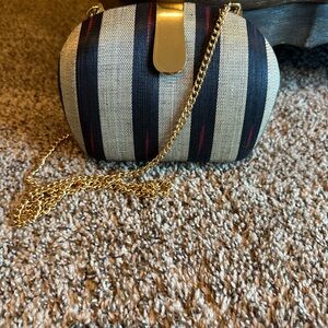 Elegant Striped hard shelled bag with gold chain - unbranded